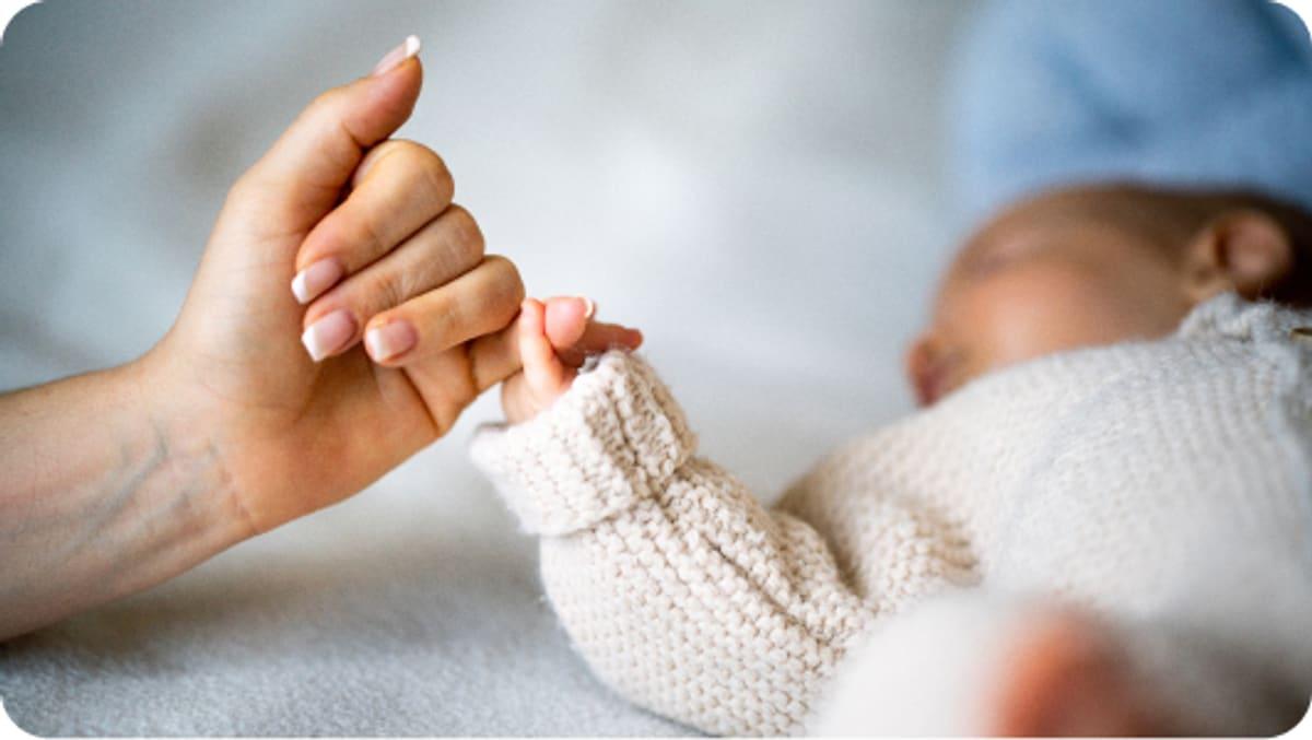 what-to-know-before-the-baby-arrives-handholding